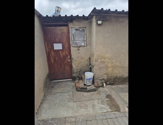 3 BEDROOM HOUSE FOR SALE IN GERMISTON SOUTH